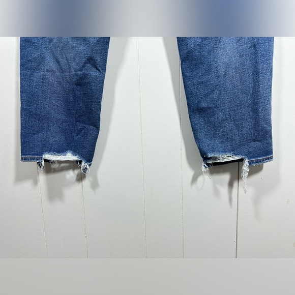 American Eagle Jeans Women's Size 18 Reg Blue Denim Curvy Mom Stretch Distressed - Picture 8 of 14
